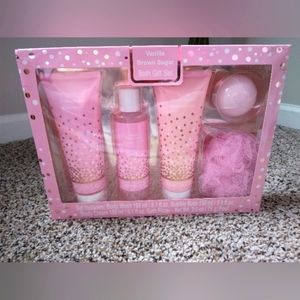 NWT Vanilla Brown Sugar Shower Gift Set